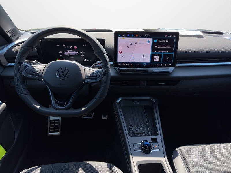 Volkswagen T-Roc 1.5 eTSI DSG R-Line IQ Light — photo 9