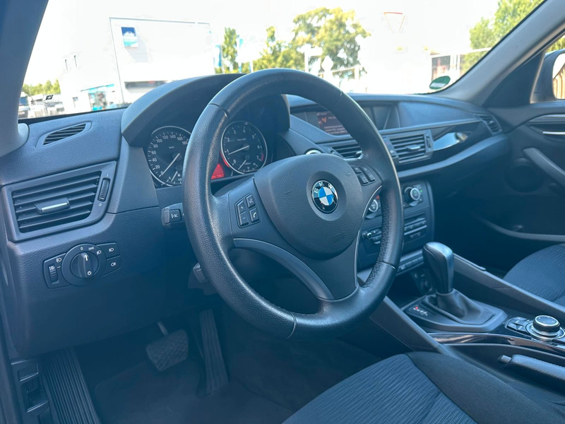 BMW X1 sDrive 18 i Panorama, Navi, AHK. — photo 6