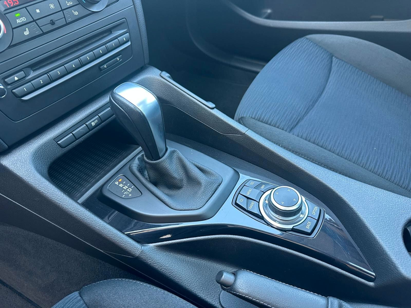 BMW X1 sDrive 18 i Panorama, Navi, AHK. — photo 13
