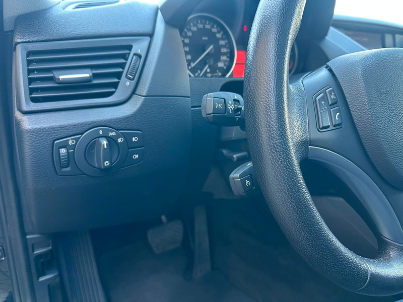 BMW X1 sDrive 18 i Panorama, Navi, AHK. — photo 7