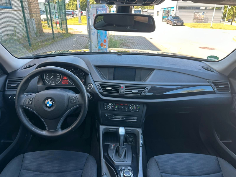 BMW X1 sDrive 18 i Panorama, Navi, AHK. — photo 10