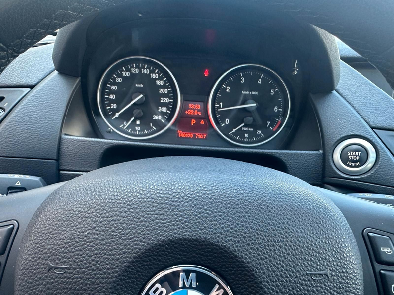 BMW X1 sDrive 18 i Panorama, Navi, AHK. — photo 9