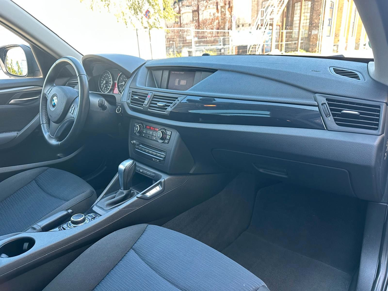 BMW X1 sDrive 18 i Panorama, Navi, AHK. — photo 18