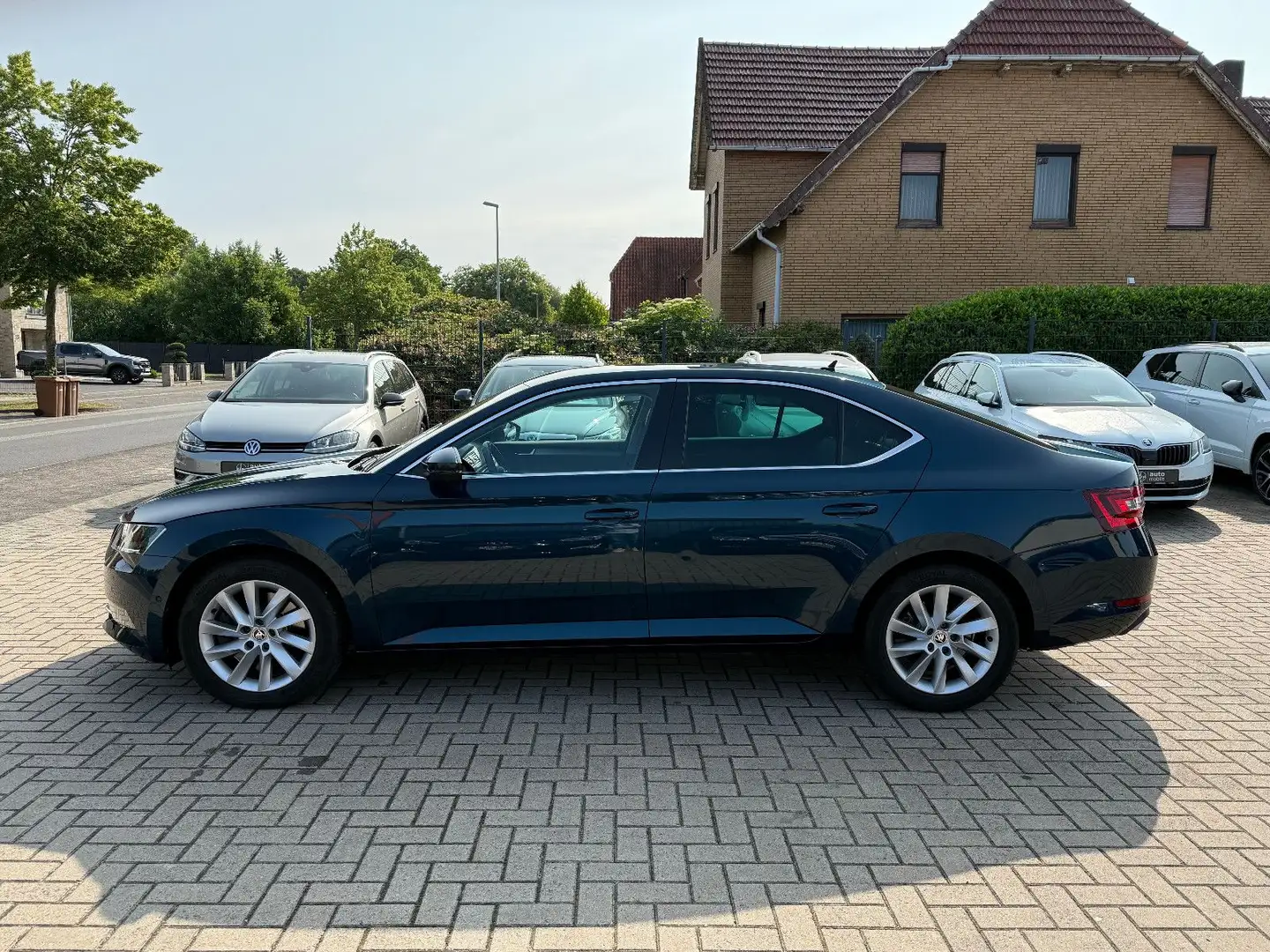 Skoda Superb 2.0 | DSG | 4x4 | LED | ACC | Canton | Blau - 2