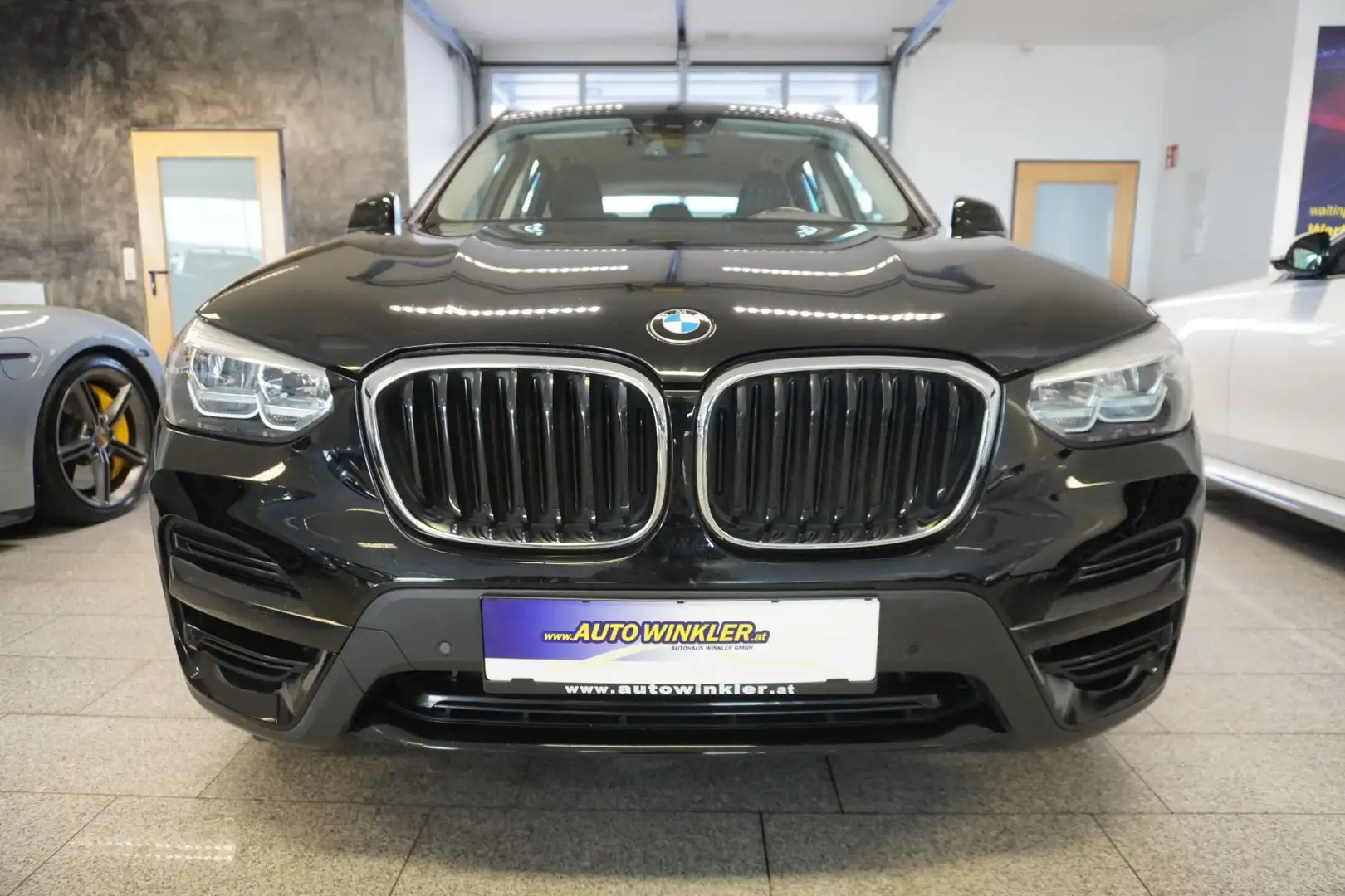 BMW X3 xDrive30e PHEV Aut. Navi Schwarz - 2