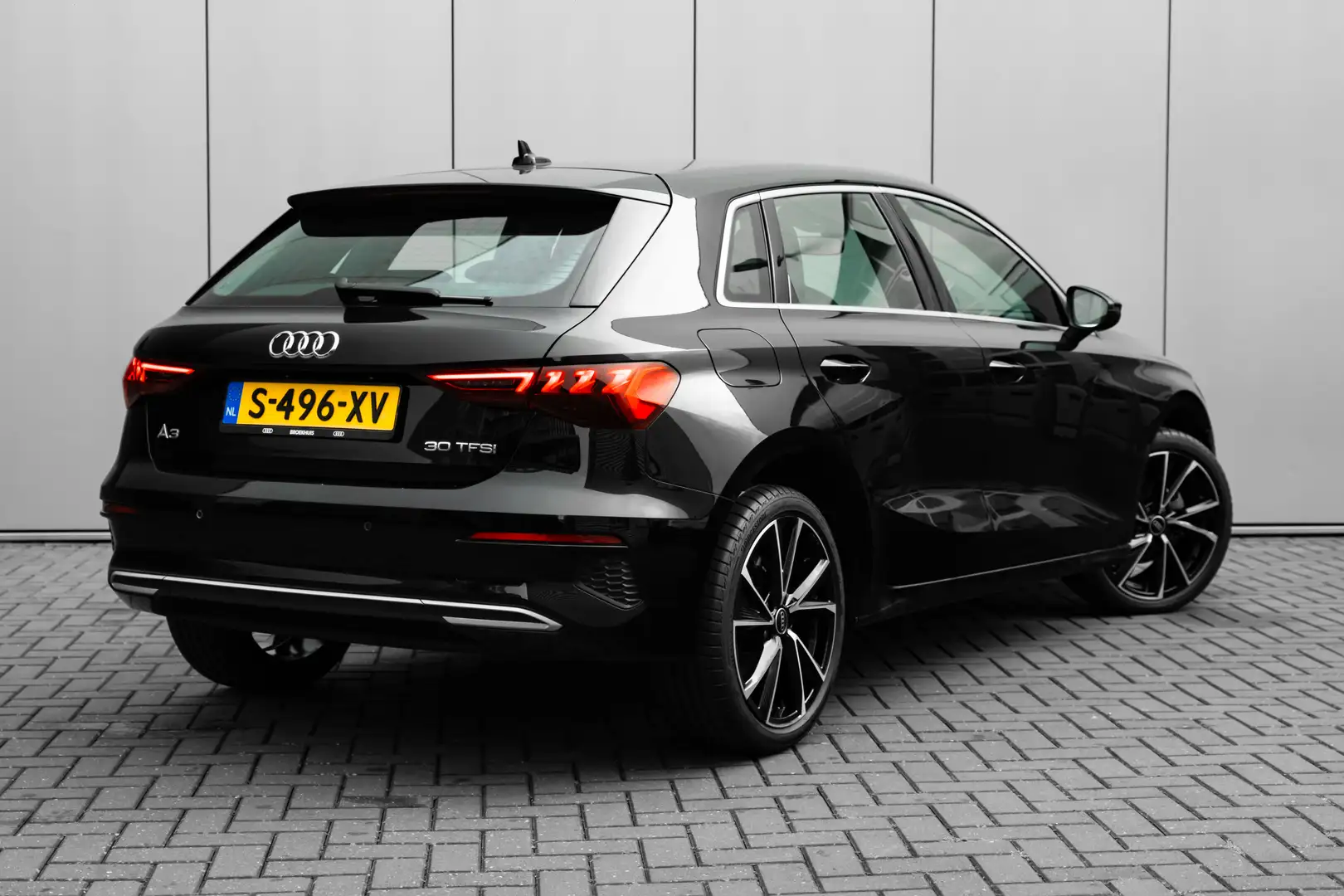 Audi A3 Sportback 30 TFSI Advanced edition 110PK | Verleng Noir - 2
