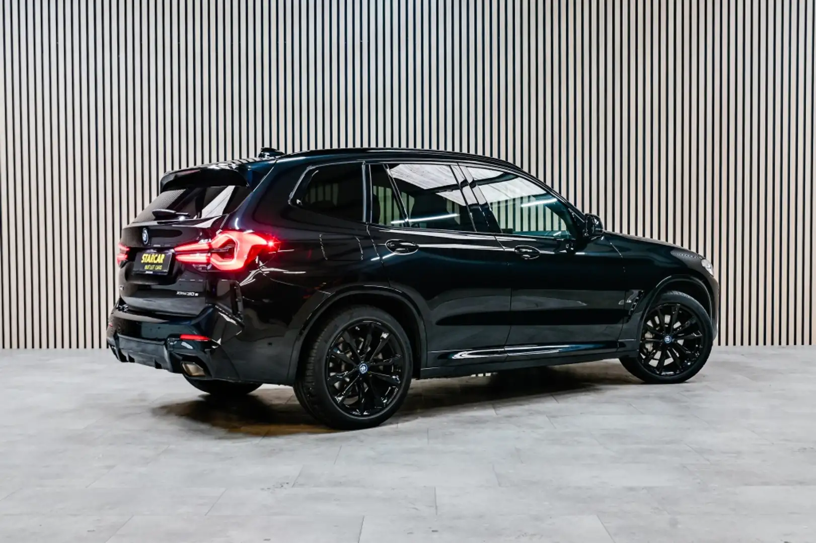 BMW X3 xDrive 30e M Sport Zwart - 2