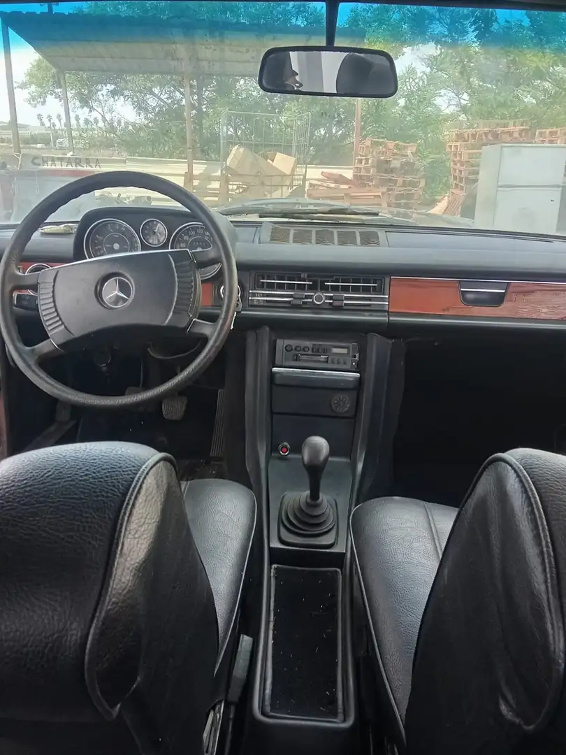 Mercedes-Benz 280 W114 280E Burdeos - 1