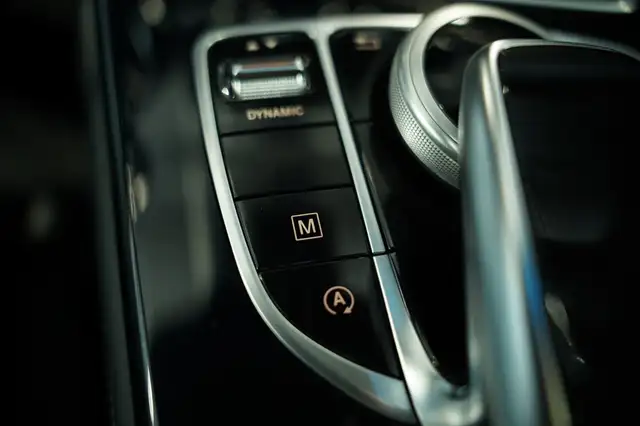 Mercedes-Benz 250 view 28