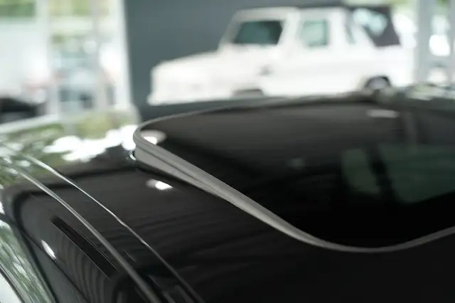 Mercedes-Benz 250 view 6
