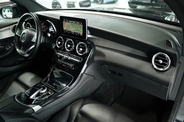 Mercedes-Benz 250 view 14