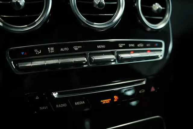 Mercedes-Benz 250 view 30