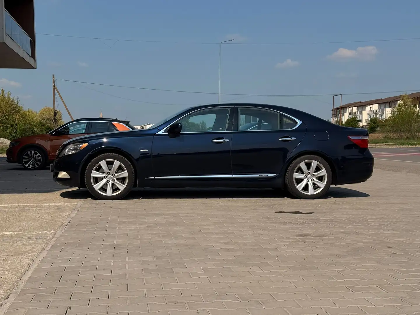 Lexus LS 600 Admiral Blau - 2