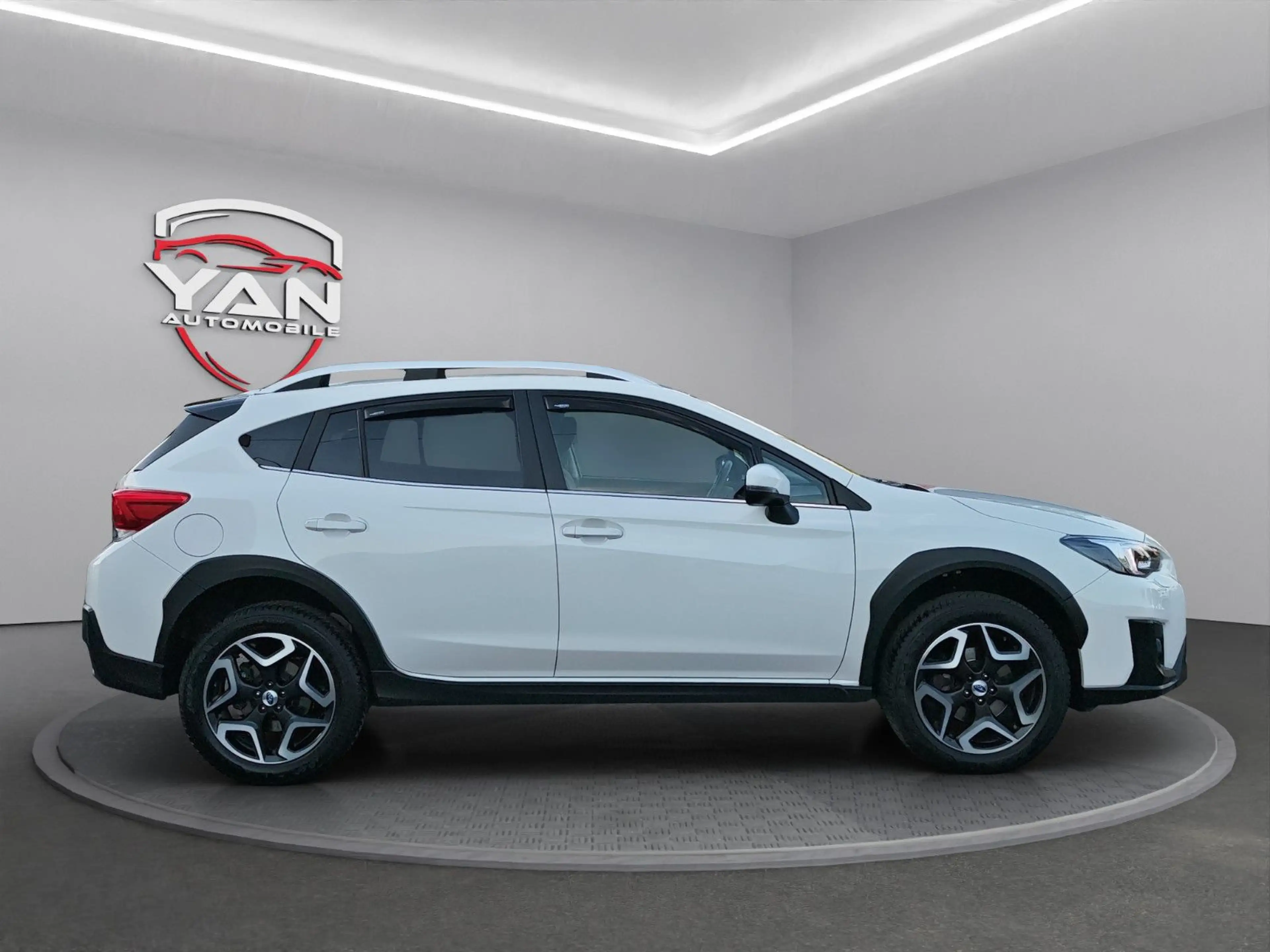 Subaru XV Exclusive+ 2.0 *Automatik*Leder*LED*Navi*ACC* — photo 4