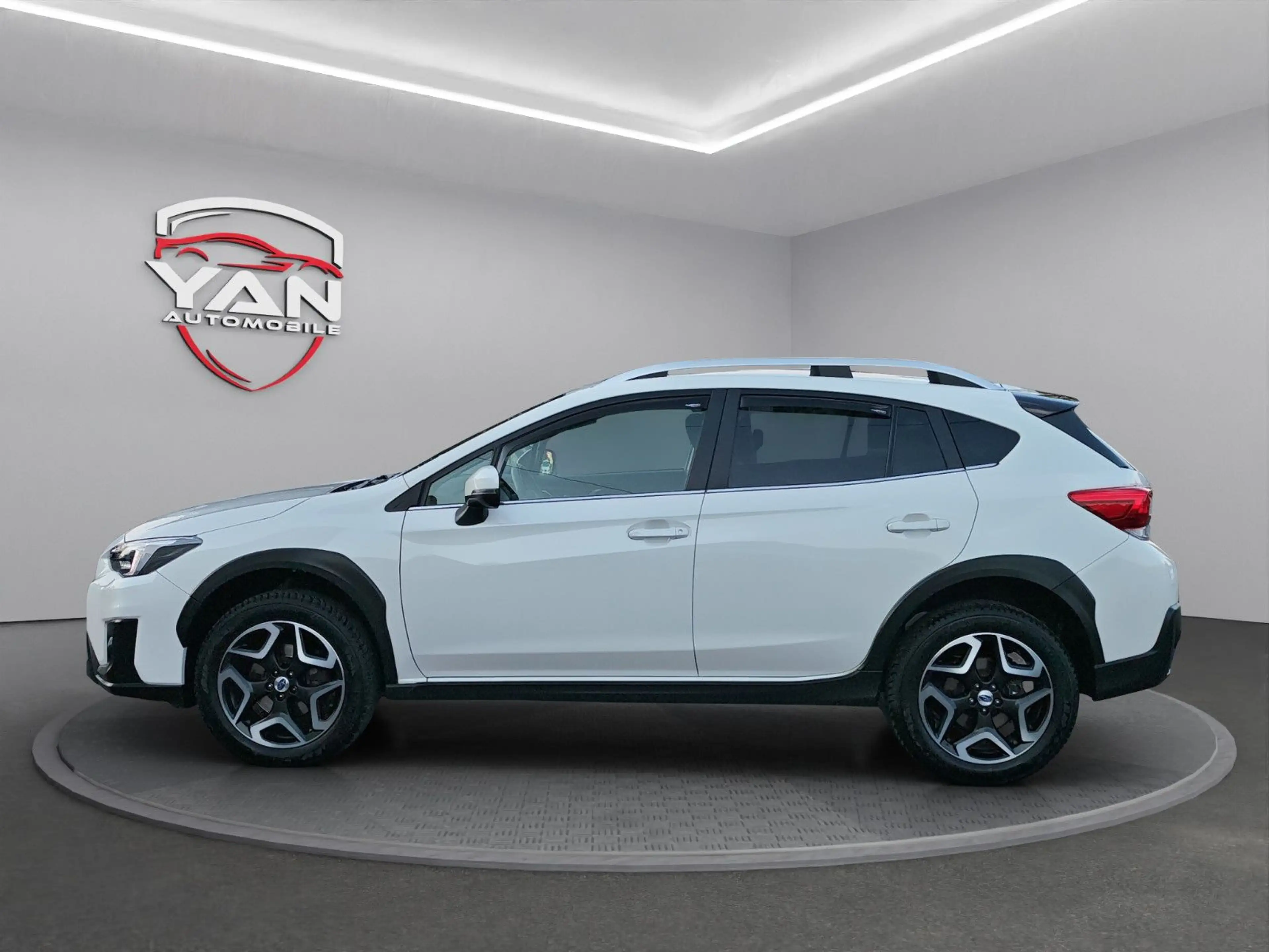 Subaru XV Exclusive+ 2.0 *Automatik*Leder*LED*Navi*ACC* — photo 8