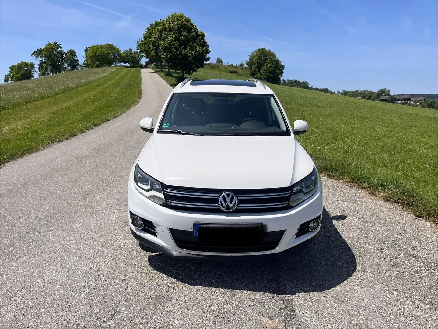 Volkswagen Tiguan 2.0 TDI DPF 4Motion BlueMotion Techn. DSG Sport & - 2