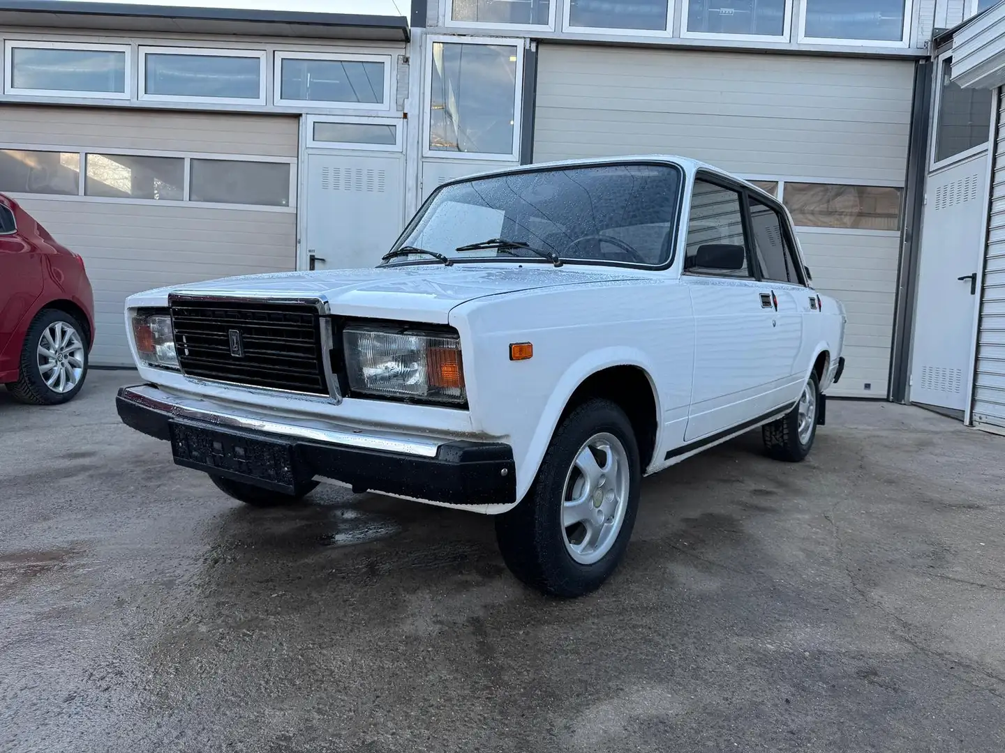 Lada VAZ 2107 - 1