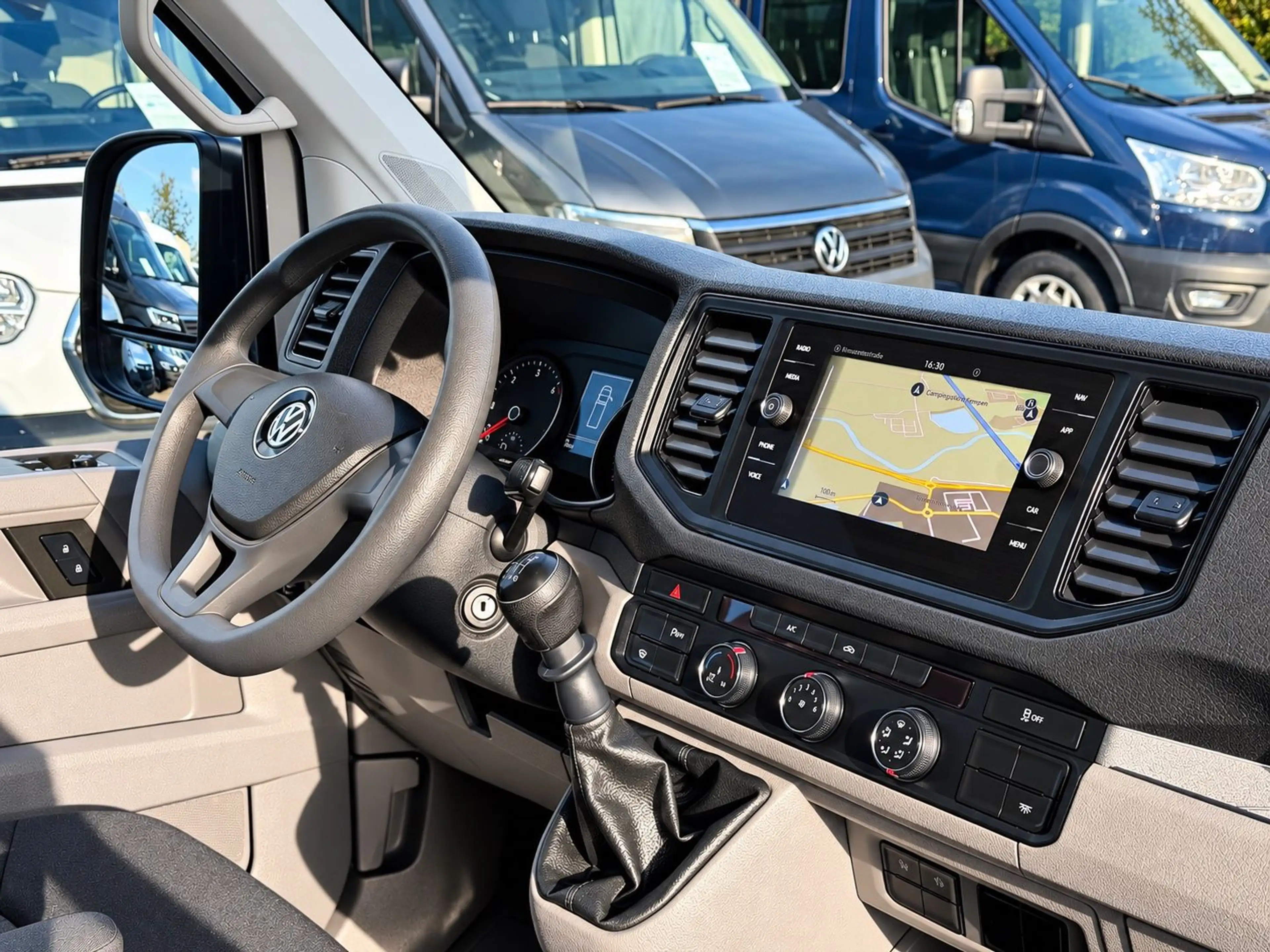 Volkswagen Crafter 35 KOFFER KLIMA NAVI LBW 1HAND KAMERA — photo 11