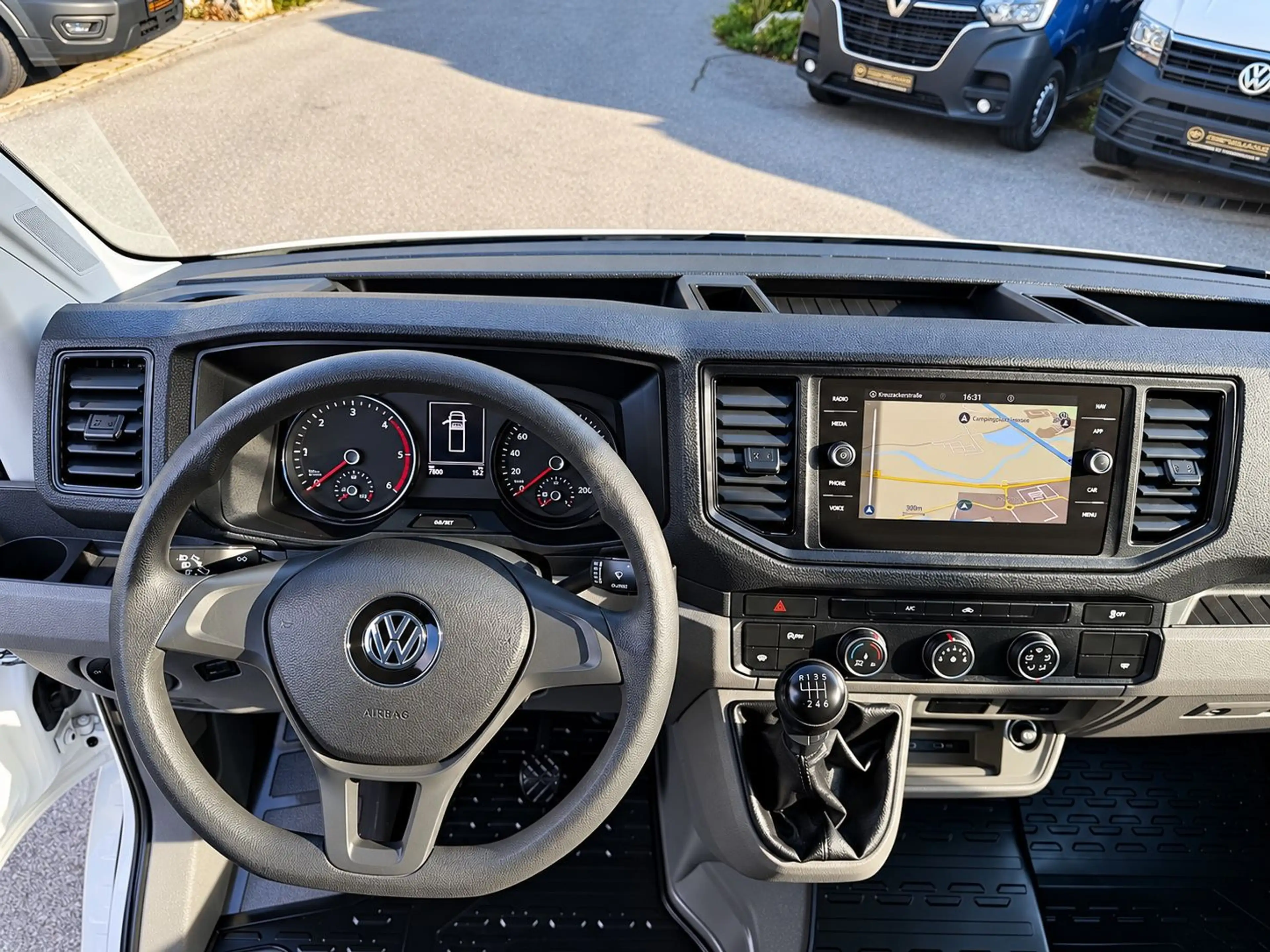 Volkswagen Crafter 35 KOFFER KLIMA NAVI LBW 1HAND KAMERA — photo 12