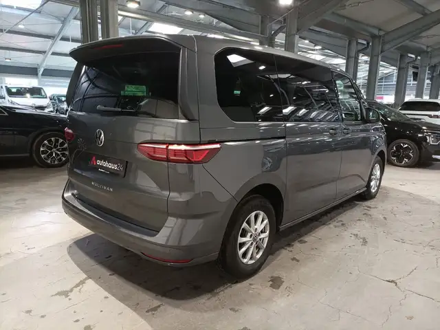 Volkswagen Multivan view 5