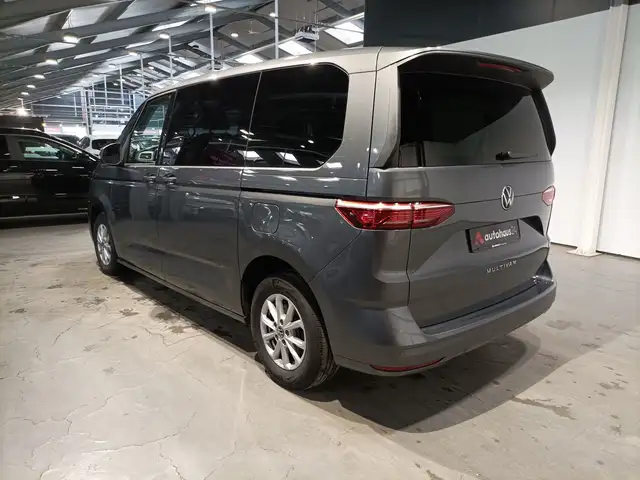 Volkswagen Multivan view 4