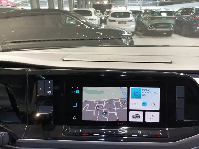 Volkswagen Multivan view 11