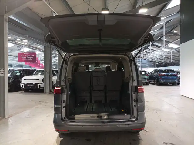 Volkswagen Multivan view 6