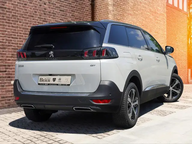 Peugeot 5008 view 4