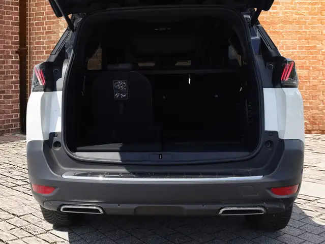 Peugeot 5008 view 6