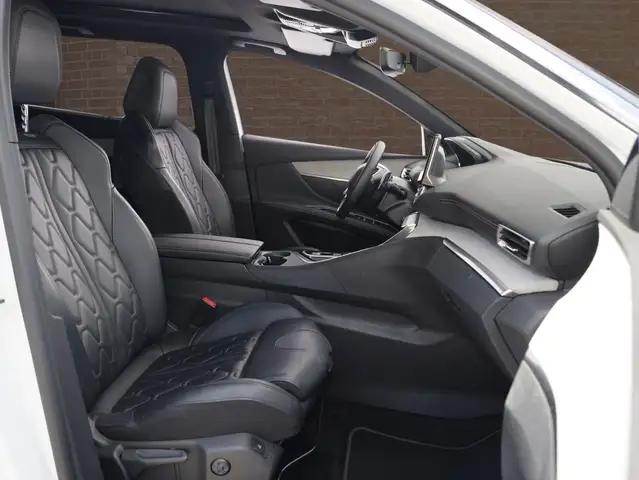 Peugeot 5008 view 8