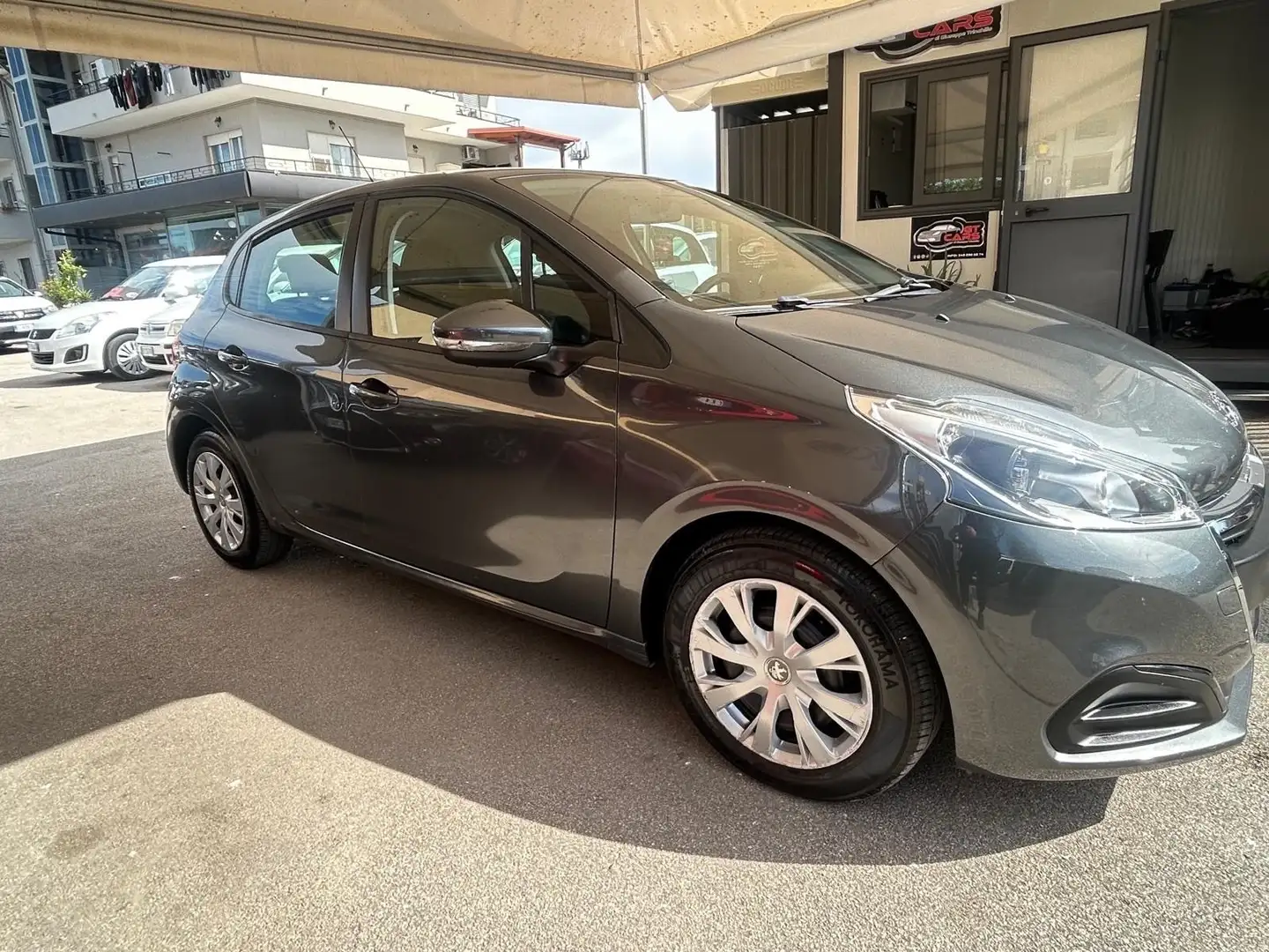 Peugeot 208 208 5p 1.6 bluehdi Allure 75cv Grigio - 1