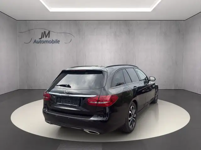 Mercedes-Benz 300 view 6