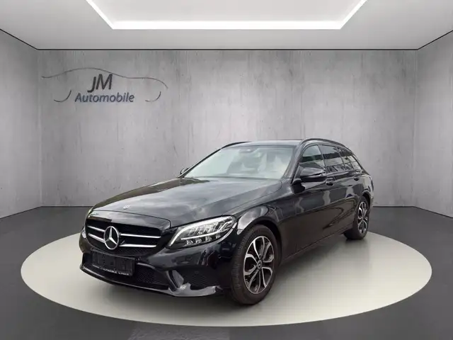 Mercedes-Benz 300 view 3