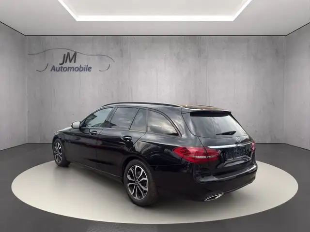 Mercedes-Benz 300 view 4