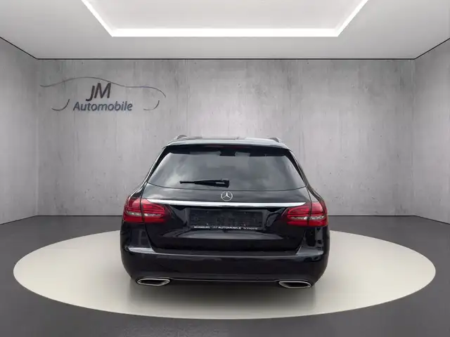 Mercedes-Benz 300 view 5