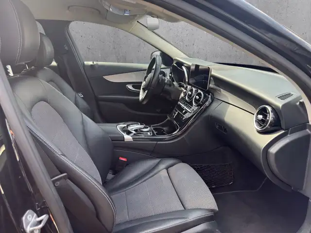 Mercedes-Benz 300 view 12