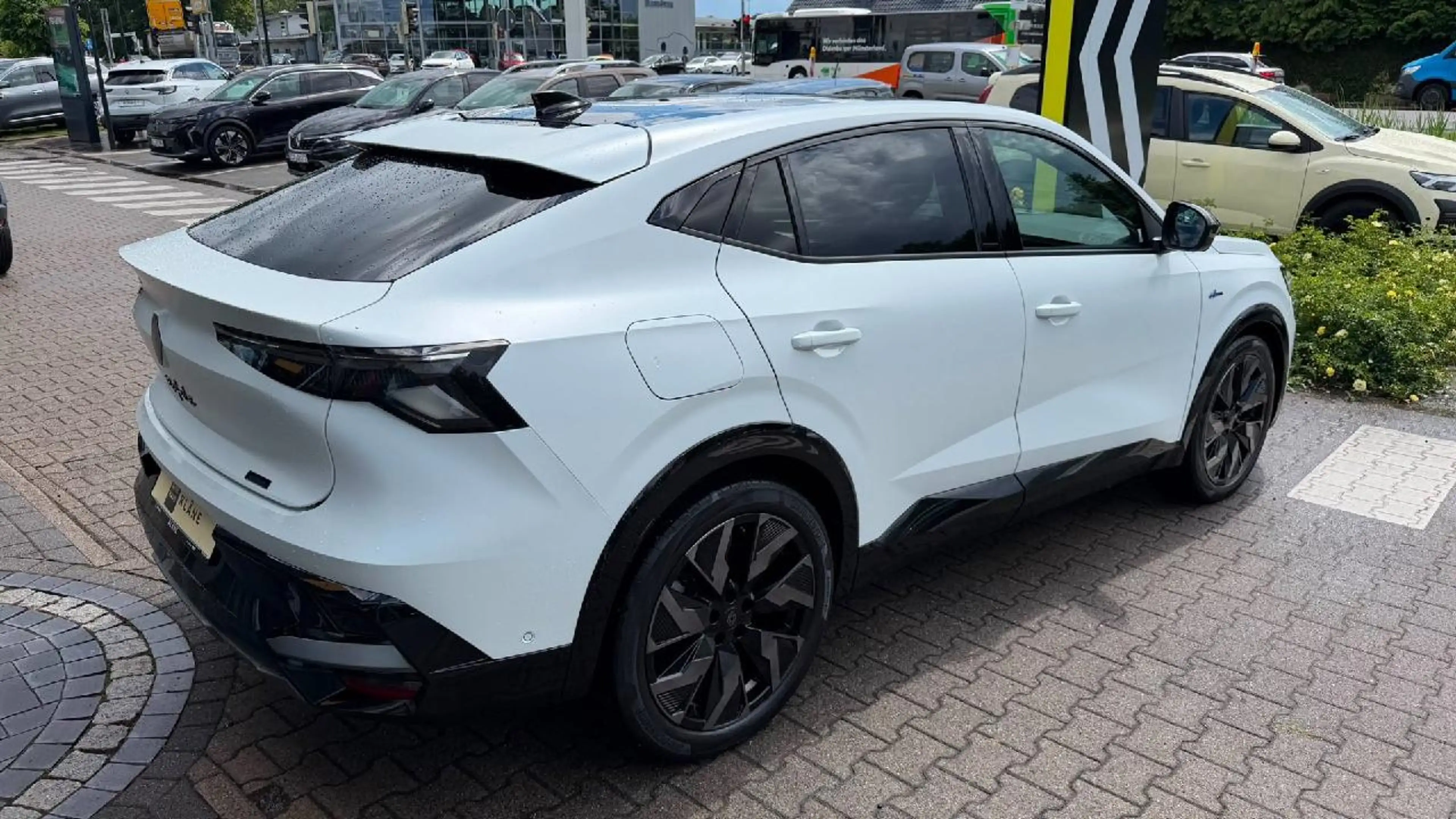 Renault Rafale 300 E-Tech Plug-in Hybrid 4x4 Esprit Alpine — photo 5