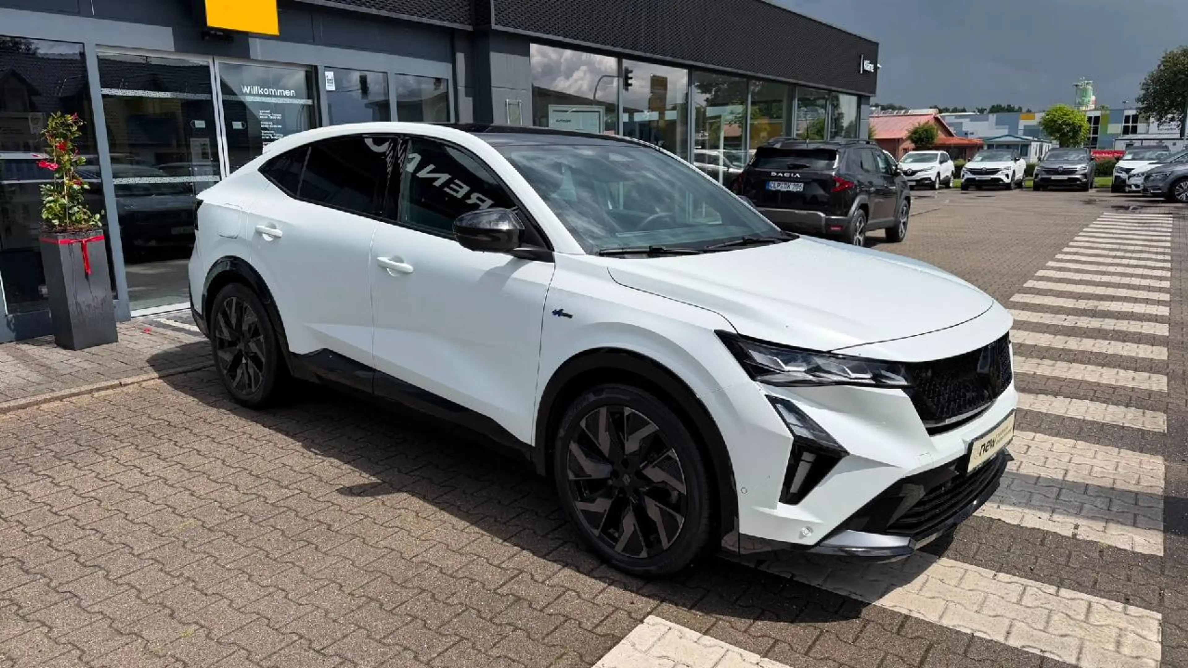 Renault Rafale 300 E-Tech Plug-in Hybrid 4x4 Esprit Alpine — photo 3