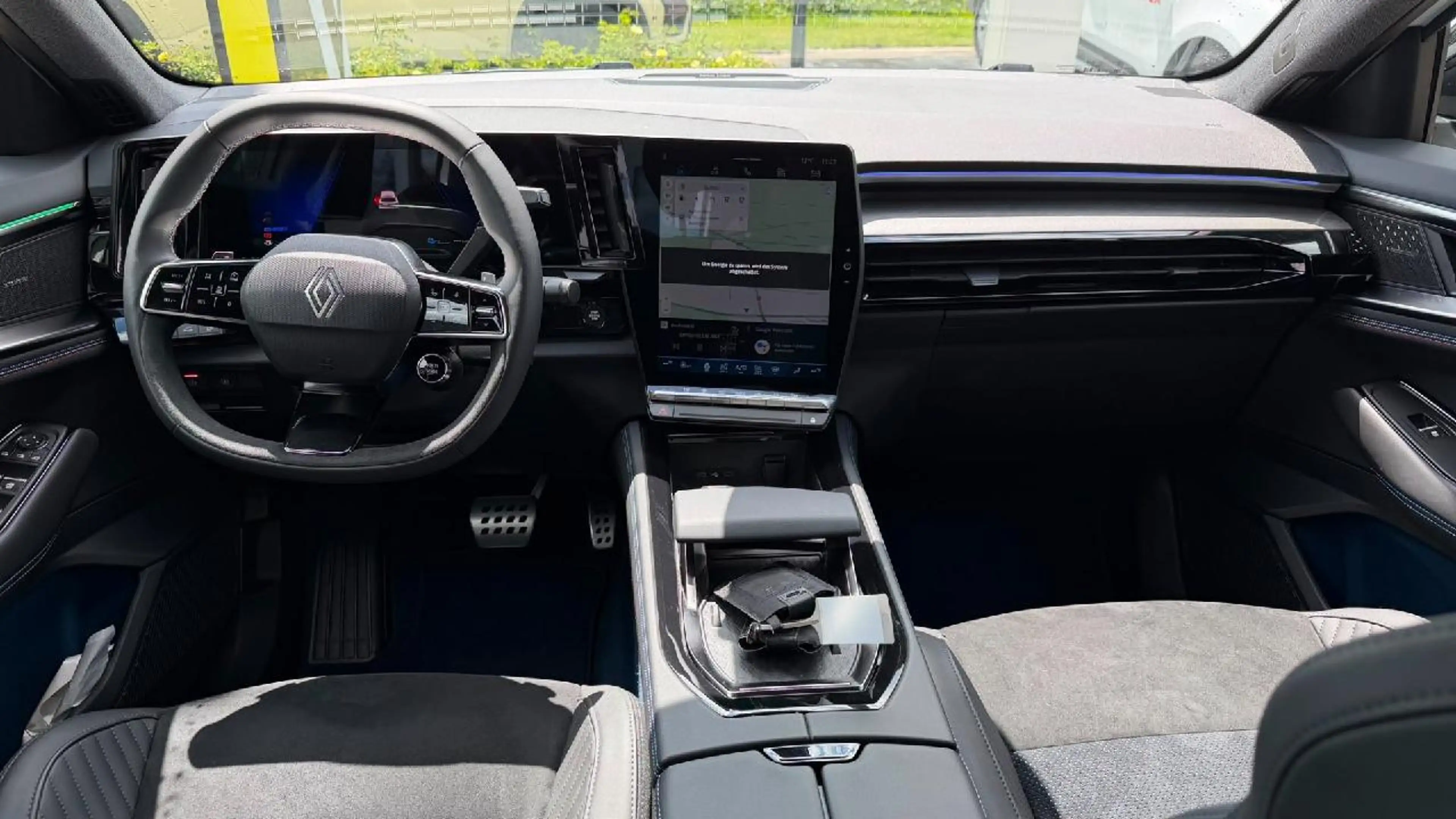 Renault Rafale 300 E-Tech Plug-in Hybrid 4x4 Esprit Alpine — photo 10