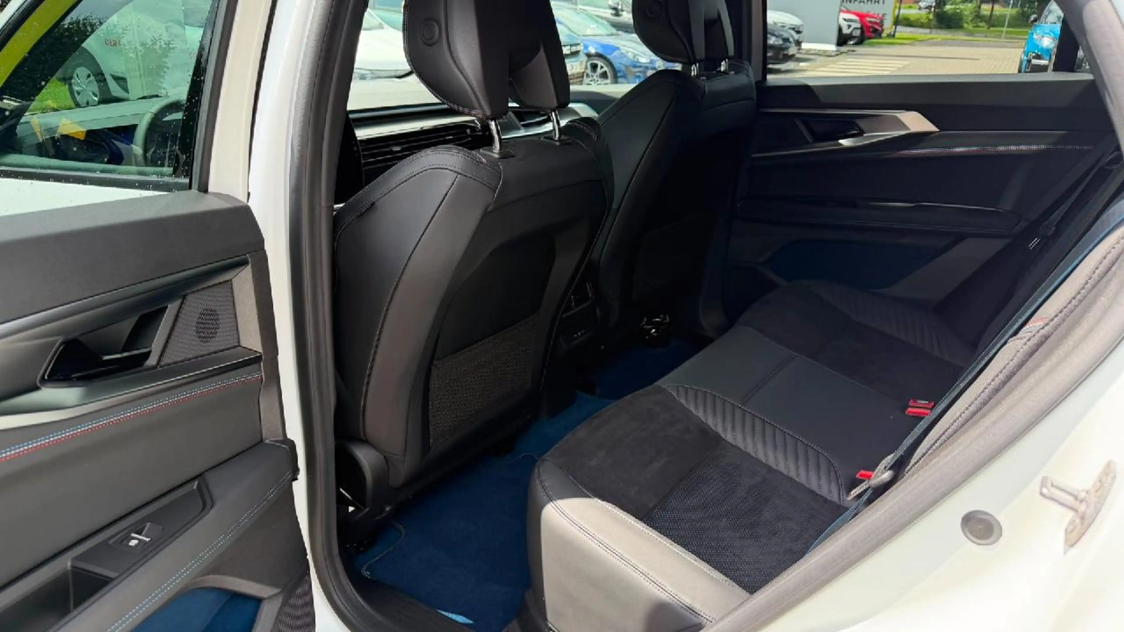 Renault Rafale 300 E-Tech Plug-in Hybrid 4x4 Esprit Alpine — photo 9