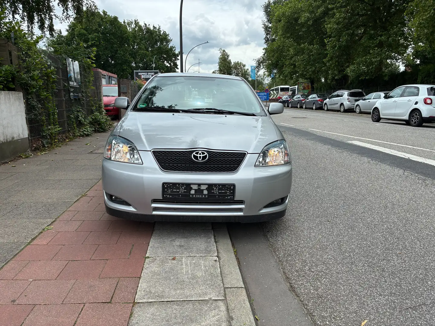 Toyota Corolla Toyota Corolla 1,6 Automatik Silber - 1
