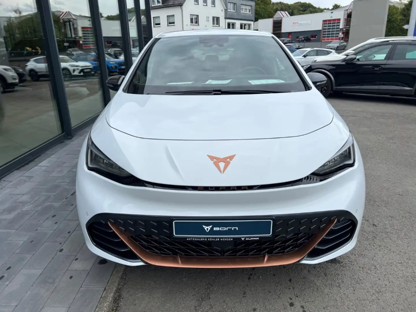 CUPRA Born Edition Dynamic 170 kW / 79 kWh Sennheiser Blanc - 2