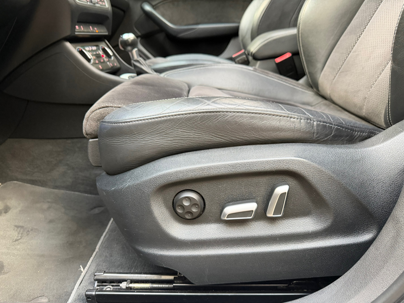 Audi Q3 2.0 TFSI quattro Sport Pro Line S - Pano Carplay K — photo 14