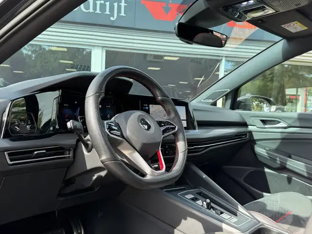 Volkswagen Golf view 2