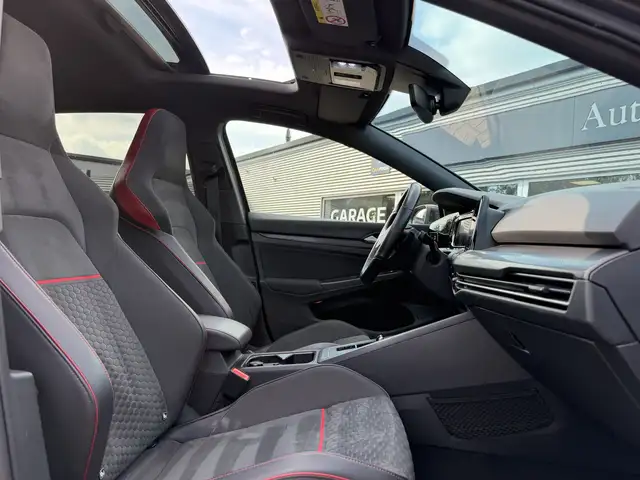 Volkswagen Golf view 8