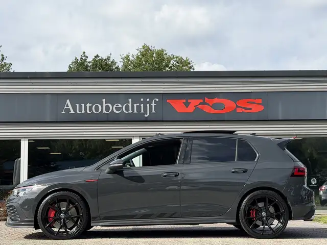 Volkswagen Golf view 3