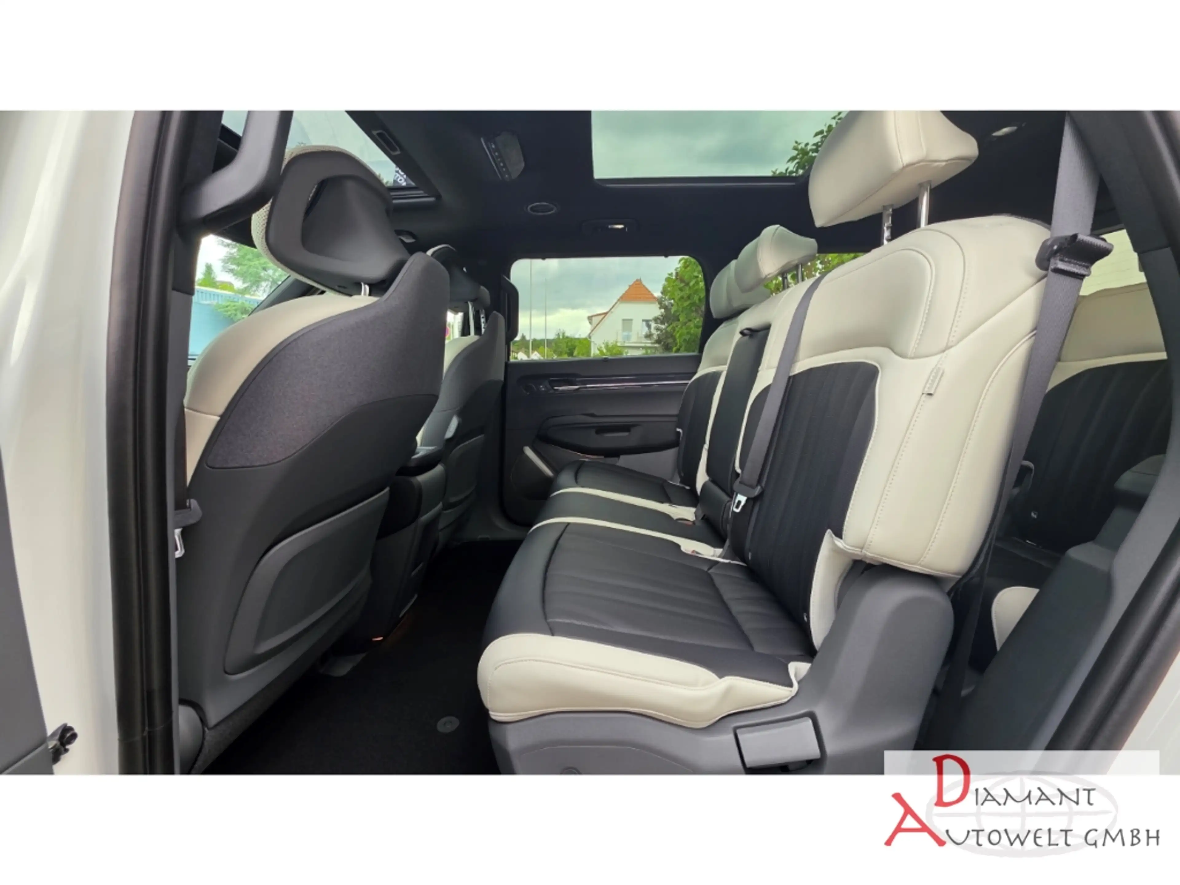 Kia EV9 GT-Line AWD mit Panoramaglasschiebedach 7 Sitzer — photo 12