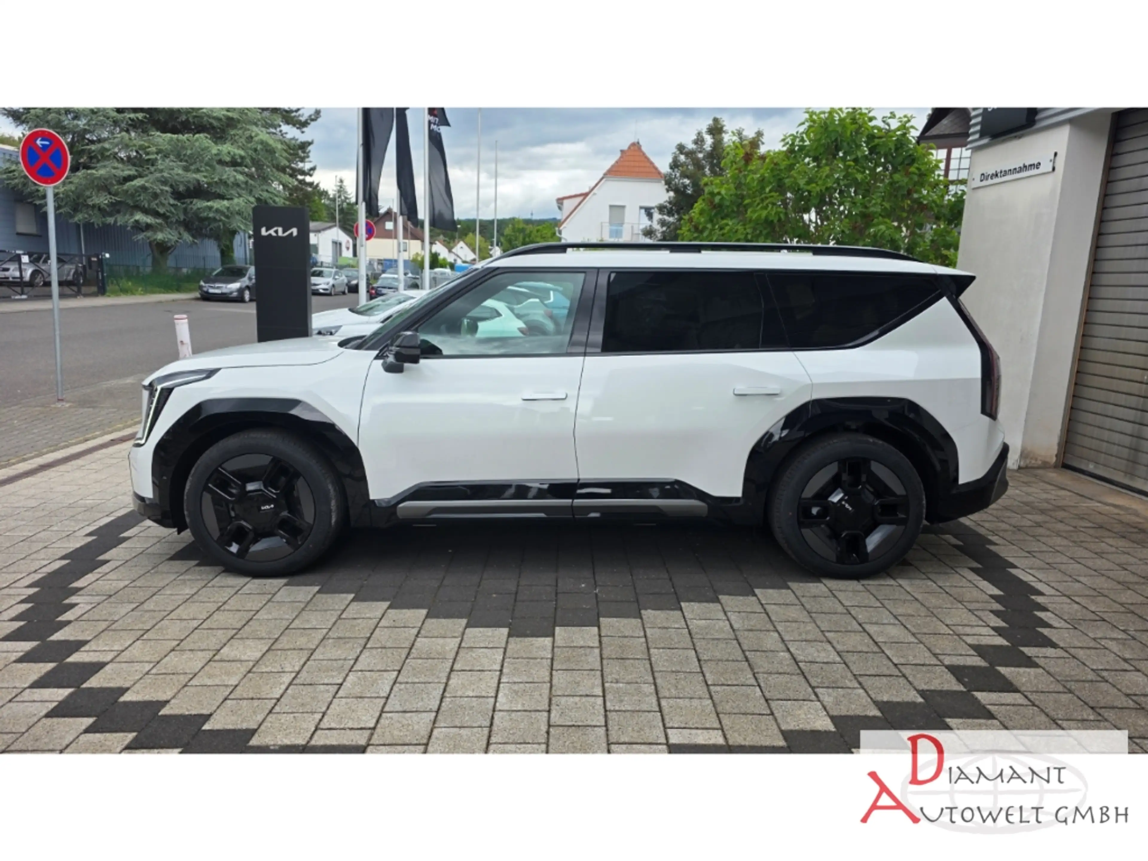 Kia EV9 GT-Line AWD mit Panoramaglasschiebedach 7 Sitzer — photo 8