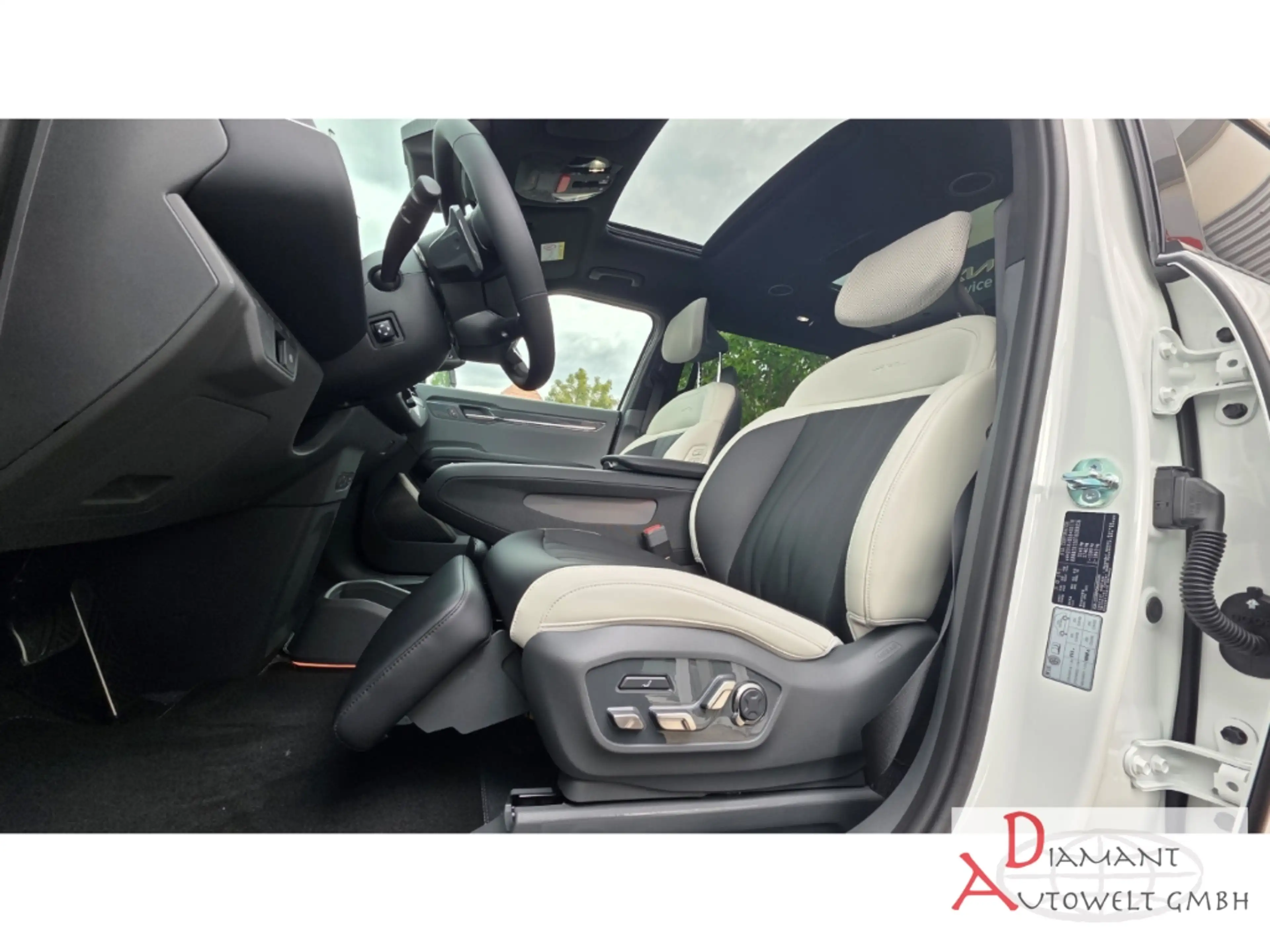 Kia EV9 GT-Line AWD mit Panoramaglasschiebedach 7 Sitzer — photo 10