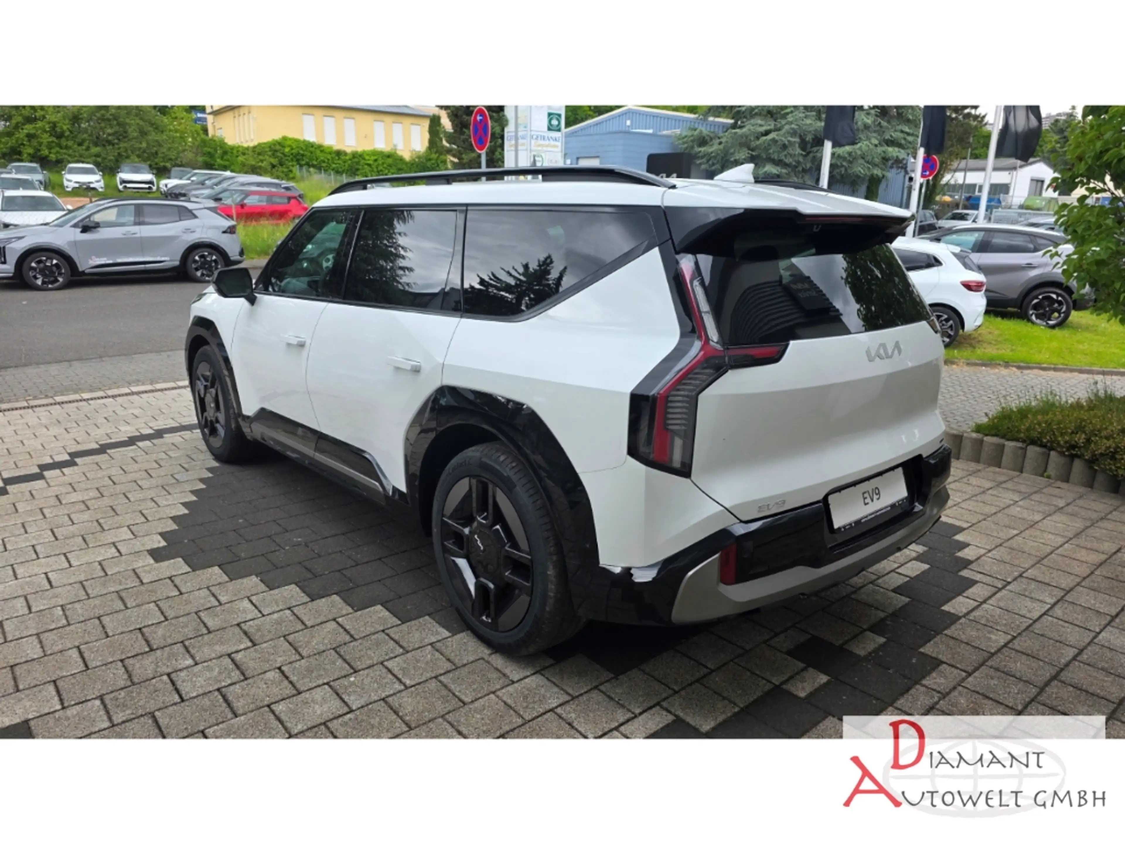 Kia EV9 GT-Line AWD mit Panoramaglasschiebedach 7 Sitzer — photo 7